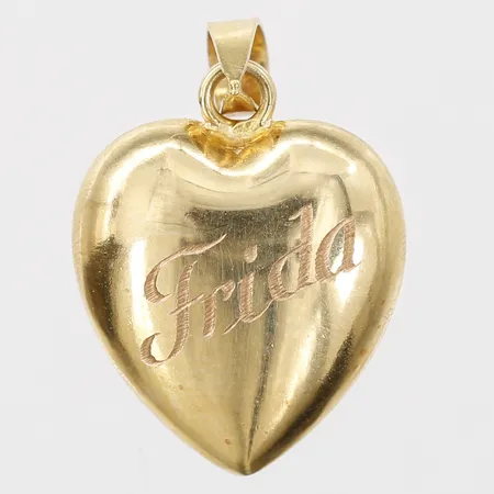 Hänge i form av hjärta med gravyr, höjd 18mm, bredd 12mm, 18K guld Vikt: 1,3 g