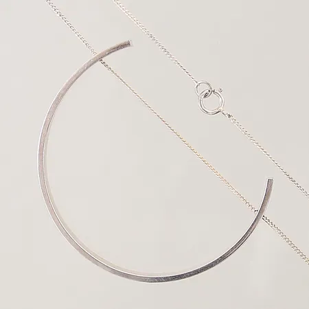 Kedja Pansar med integrerat hänge, längd 48cm, bredd 1mm, hängets mått ca 50x40mm, silver 925/1000 Vikt: 7,8 g