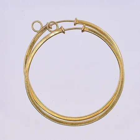 Ett par örhängen, Ø31 mm, bredd 2 mm, ostämplat, 21K. Vikt: 4,8 g