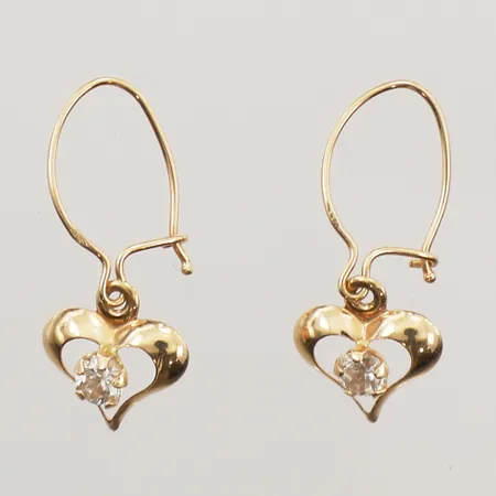 Ett par örhängen med vita stenar, hjärtan, längd 20mm, bredd 9mm, skeva, 18K Vikt: 0,7 g