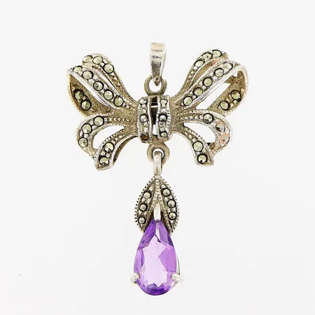 Hänge markasiter och lila sten 37x26mmn, rosettform, silver 925/1000. Vikt: 5,2 g