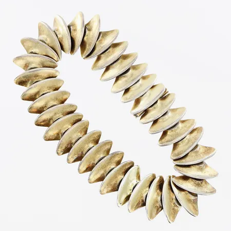 Armband Hans Hansen Danmark nr 226, längd ca 18,5cm, bredd 17mm, lås fungerar ej/ knopp saknas, slitage, 925/1000. Vikt: 53 g