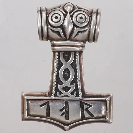 Hänge, längd 66,2mm, bredd 47,0mm, ostämplat, 830/1000 silver Vikt: 46 g