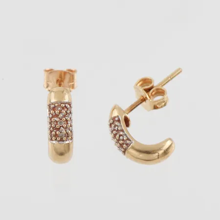 Örhängen paret 18k med små diamanter,höjd ca 11 mm. Vikt: 2,2 g