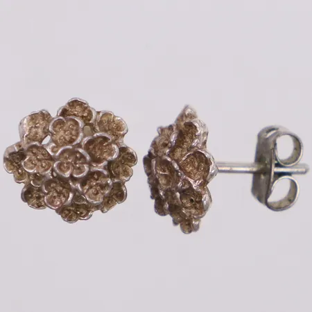 Ett par örhängen, Ø10,0mm, ostämplat 830/1000 silver Vikt: 1,9 g