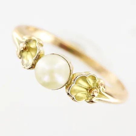 Ring odlad pärla, stl 19, bredd 1,5-5mm, 14K Vikt: 3,3 g