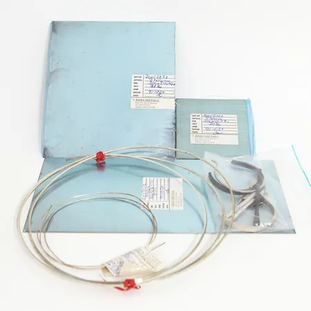 Material för silversmide, Trådar och plåtar och avklippta bitar, diverse storlekar, silver 925/1000 Bruttovikt: 1081,1 gram Vikt: 0 g