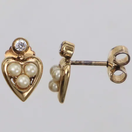 Ett par örhängen med pärlor och vita stenar, 13mm, silver Vikt: 2,4 g