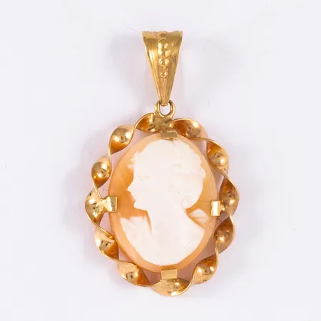 Hänge camé i 18K guld. Det är 31 mm långt inkl. ögla och väger 2,6g. 