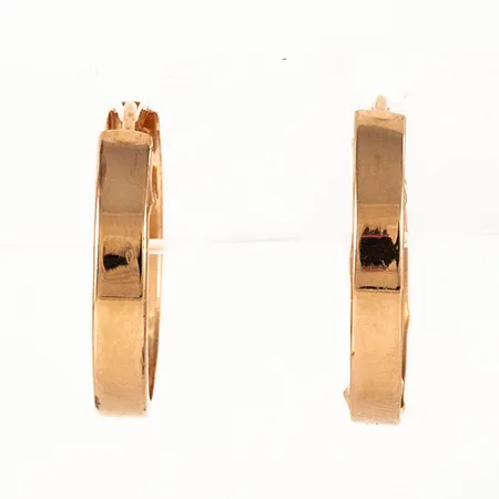 Örhängen creoler i 18K guld. De är 18 x 3 mm och väger 0,8g. Ojämnheter.