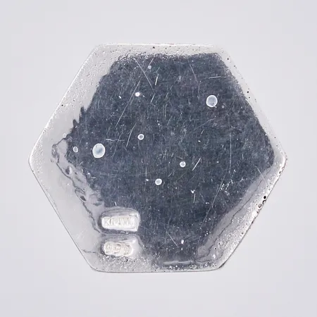 Tacka hektagon Ø ca 34mm KMW 999/1000 silver Vikt: 99,9 g