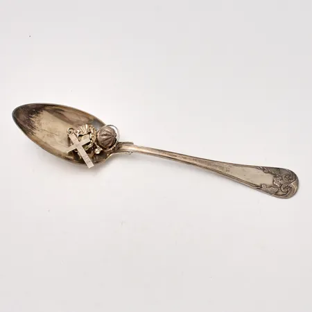 Diverse defekt silver, 830/1000, vikt 65,3g.