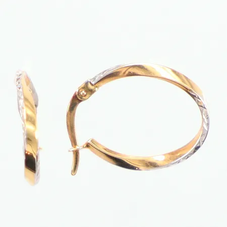 Ett par örhängen Guldfynd något ojämna, Ø19½, 18k  Vikt: 1,3 g