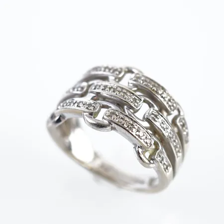 Ring m vita stenar, vitguld, 16½(52), bredd 12mm, 14k Vikt: 4,7 g