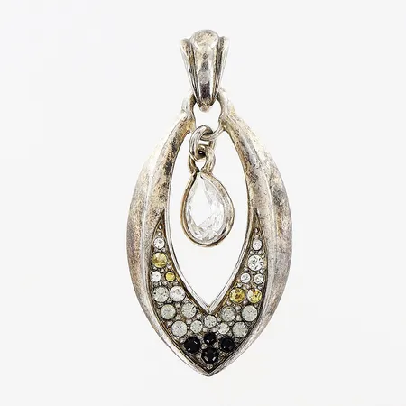 Hänge 35x16mm vita och svarta stenar, 4 stenar saknas, silver 925/1000.  Vikt: 5,8 g