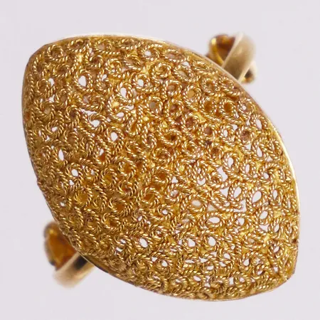 Ring filigran, stl 17¼, bredd 3,2-22,5mm, reglerbar skena, bucklig, 21K  Vikt: 4,1 g