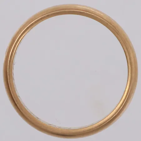 Ring, stl 18¼, bredd 4,7mm, personlig gravyr, 18K Vikt: 6,3 g