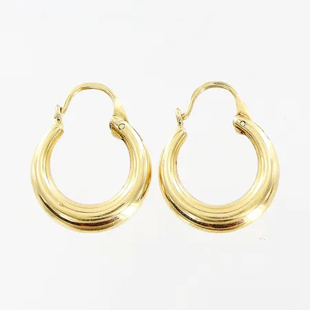 Ett par örhängen, 18mm, 18K Vikt: 1,7 g
