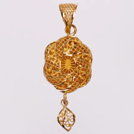 Hänge genombrutet mönster, 42mm, 21K  Vikt: 2,2 g