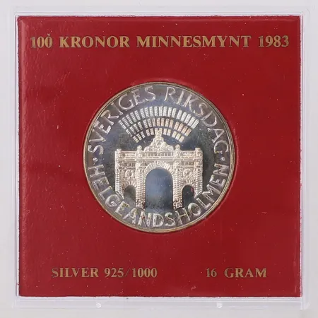 Minnesmynt 100kr, Ø32mm, Sveriges Riksdag Helgeandsholmen, år 1983, , plastetui, silver 925/1000 Vikt: 16 g
