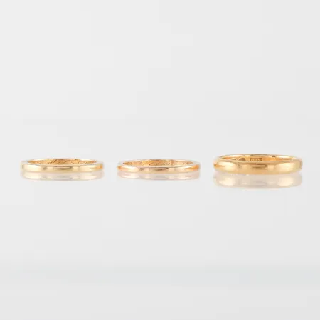 Ringar 3 st 20k med gravyrer. Vikt: 0 g