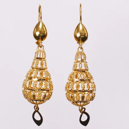 Ett par örhängen genombrutet mönster, 50x13mm, 21K  Vikt: 5,5 g