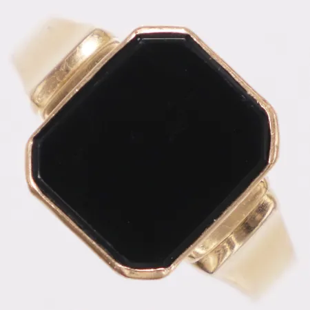 Klackring svart sten, stl 21½, bredd 3,6-14,6mm, Widberg Nils år 1948, 18K  Vikt: 5,5 g