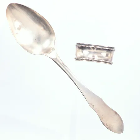 Sked 22cm servettring gravyr silver 830/1000  Vikt: 44,4 g