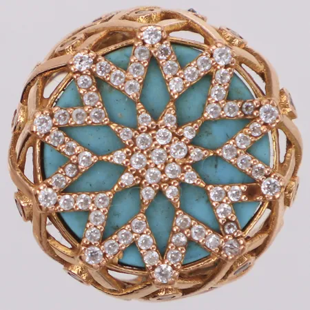 Ring med turkos sten samt vita stenar stl 16, bredd 4-22mm, höjd 8,2mm, ojämn skena, lödningsmärken, ostämplad 18K . Bruttovikt 11,5g Vikt: 11,5 g