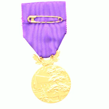  Guldmedalj Svenska kyrkans församling för gagnande gärning, etui, Ø32,5mm, 23k nettovikt ca 27gr brutto   Vikt: 29,5 g