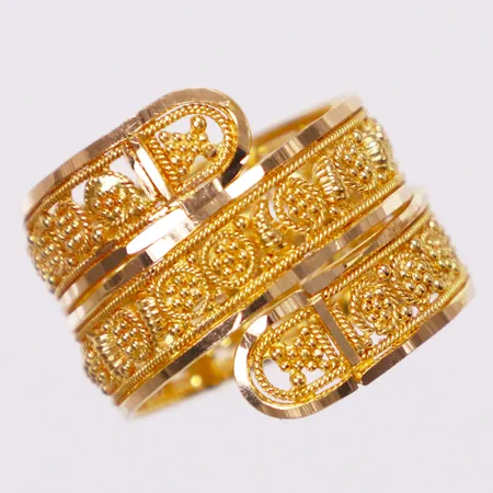 Ring filigran, stl 18, bredd 12-18mm, 21K  Vikt: 7,3 g