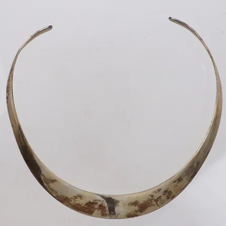 Stelt collier, Ø ca 38cm, bredd 18,3mm, 925/1000 silver Vikt: 46,7 g