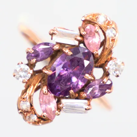Ring vita rosa och lila stenar Ø19 14K Vikt: 4,1 g