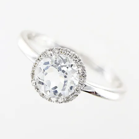Ring, diamanter 20 x ca 0,005ct, vit sten, stl 18¼, bredd 1,5-9mm, vitguld, GHA, ask defekt, 18K.  Vikt: 2,8 g