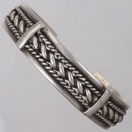 Stelt armband, Ø ca 23cm, bredd 15,8mm, öppen modell, 925/1000 silver Vikt: 62,1 g