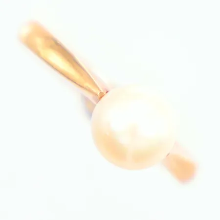 Ring odlad saltvattenpärla Ø6,7mm, Ø17mm, 18k Vikt: 2 g