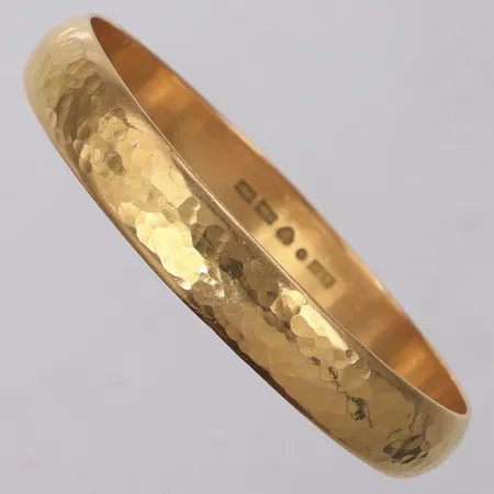 Armring hamrad dekor, Ø ca 60mm, bredd 10,2mm, år 1978, A. Hildebrand Hovjuvelerare AB, Gävle, 18K Vikt: 58 g