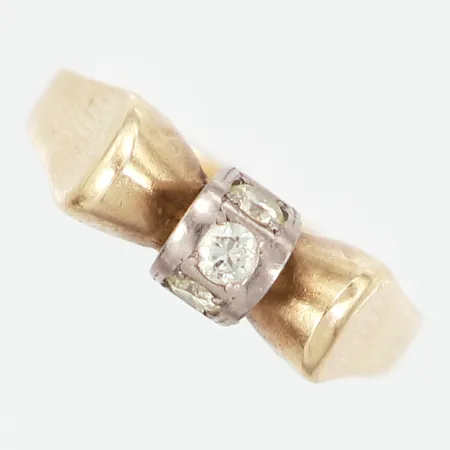 Ring med diamanter 3x0,05ct, stl 17¼, bredd: 2,5-6mm, JØL Jörgen Larsen Danmark, 14K Vikt: 5,7 g