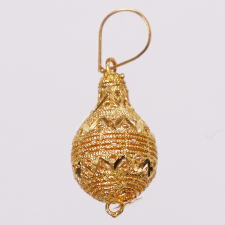 Hänge genombrutet mönster, 35mm, 21K  Vikt: 2,9 g