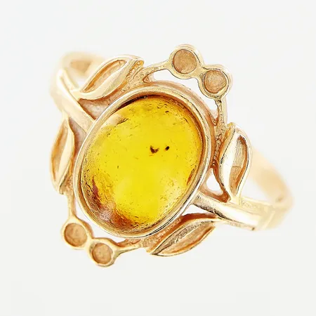 Ring, gul sten, stl 17¾, bredd 1,5-16mm, skev skena, slitage på sten, 14K.  Vikt: 3 g