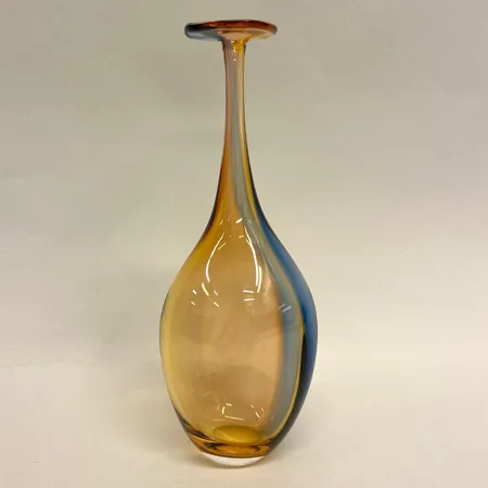 Vas Fidji, Kjell Engman för Kosta Boda, höjd ca 28cm, munblåst flerfärgat glas,  signerad. 