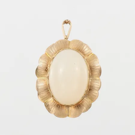 Hänge/brosch med månsten infattad i 14k,ostämplad,höjd med ögla 43 mm. Vikt: 13,4 g