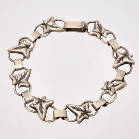 Armband i silver, 16,5cm, bredd 10,5mm, 830/1000, Victor	Janson Guldvaru Ab, år 1950, vikt 9,12g.