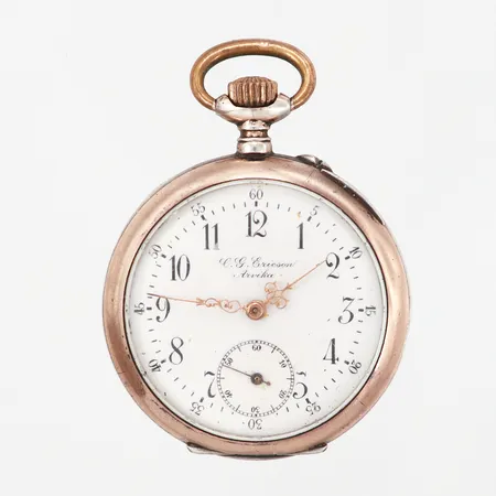 Fickur C.G Ericson Arvika, Ø35mm, ytterboett i silver 800/1000, innerboett i gulmetall, fungerar ej, bruttovikt: 35,2 gram