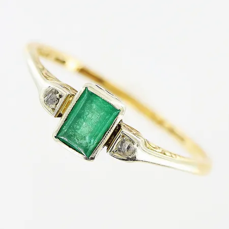 Ring stl 19, rosenstenar och smaragd, nagg, bredd 1-6mm, 18K Vikt: 2,1 g