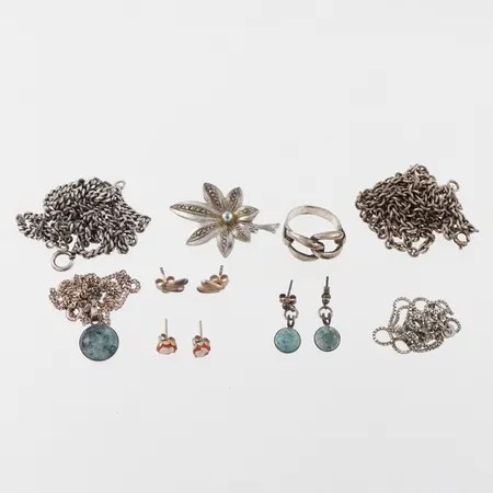 Diverse smycken Silver,något defekt. Vikt: 56,7 g