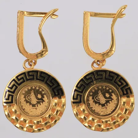 Ett par örhängen med vita stenar och emalj, längd 34mm, bredd 2-18mm, ostämplad 21K Vikt: 8 g