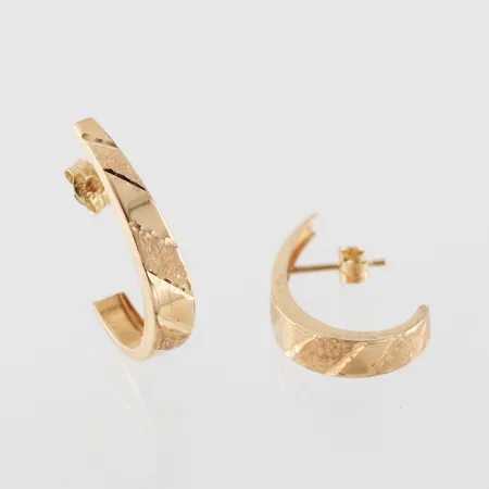 Örhängen paret 18k, höjd ca 21.5 mm. Vikt: 1,3 g