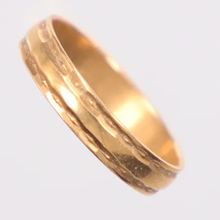 Ring Ø15¾, gravyr, 18K Vikt: 1,6 g