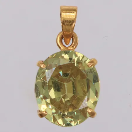 Hänge med grön sten, längd 19,2mm, bredd 10,1mm, 22K Vikt: 3,6 g